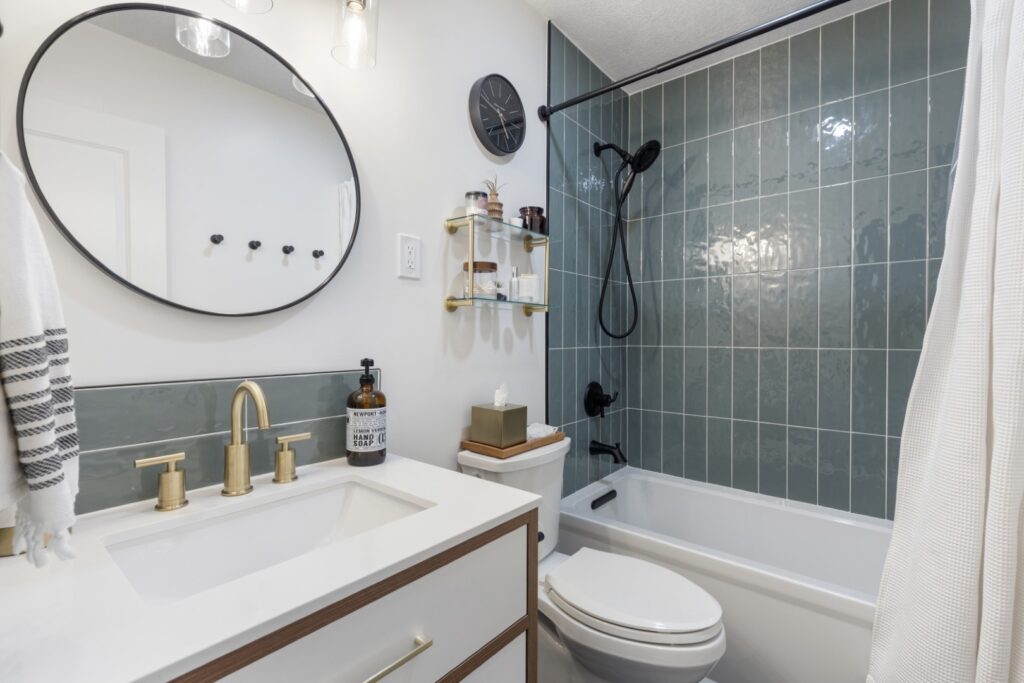 Lansing MI Bathroom Remodels Renovations by K Fedewa Builders (38)