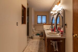 Larkwood Dewitt Kitchen Bathroom Remodel Pre Reno (6)